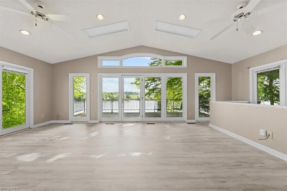 330 Hillview Drive Lexington, NC 27292