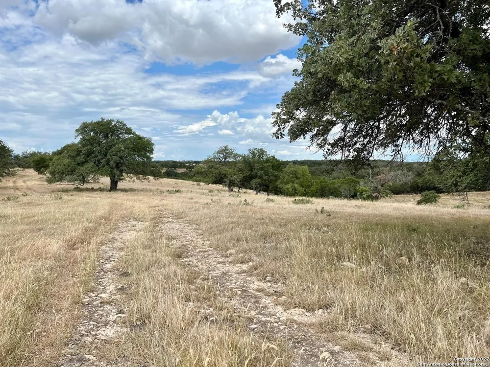 125 Loma Vista Ranch Kerrville, TX 78028