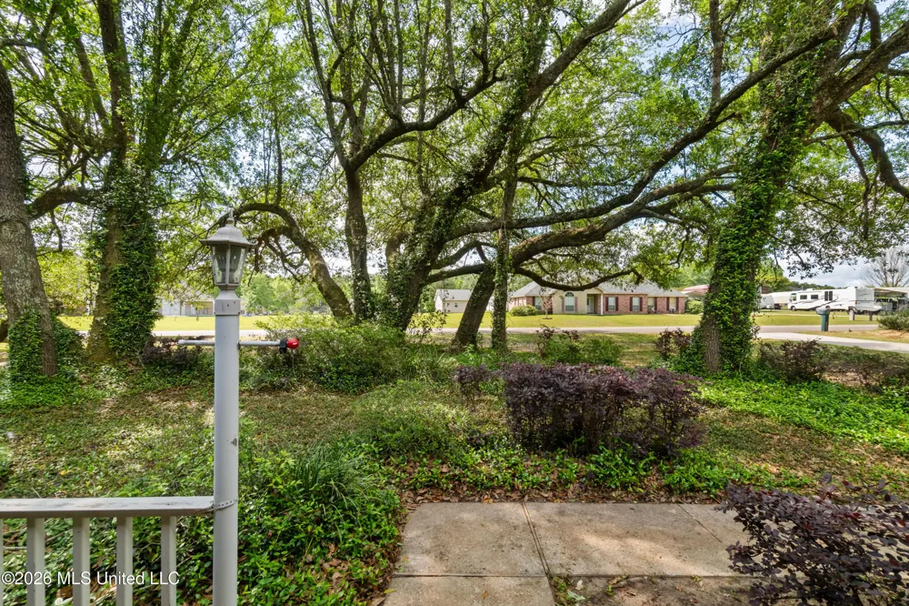 107 Brentwood Drive Picayune, MS 39466