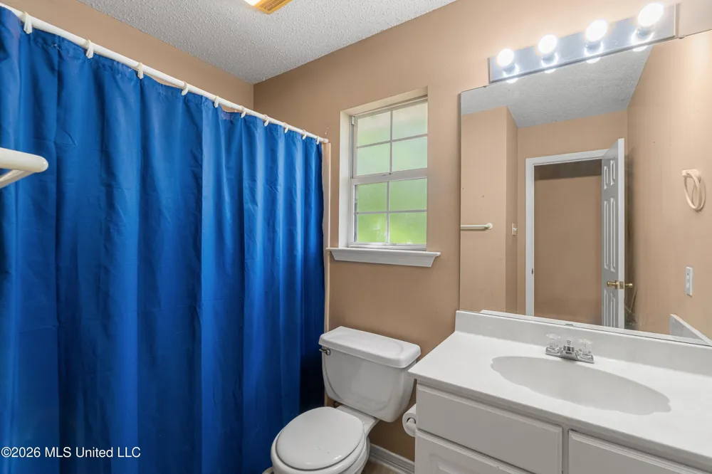 107 Brentwood Drive Picayune, MS 39466