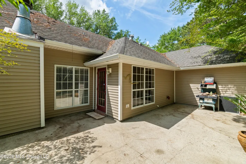 107 Brentwood Drive Picayune, MS 39466