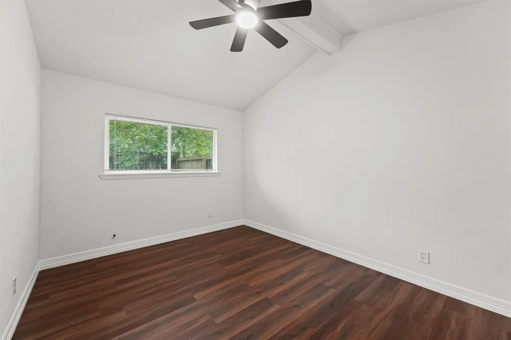 632 Meadowlawn Street Shoreacres, TX 77571