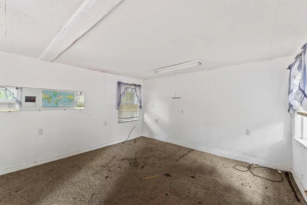 632 Meadowlawn Street Shoreacres, TX 77571
