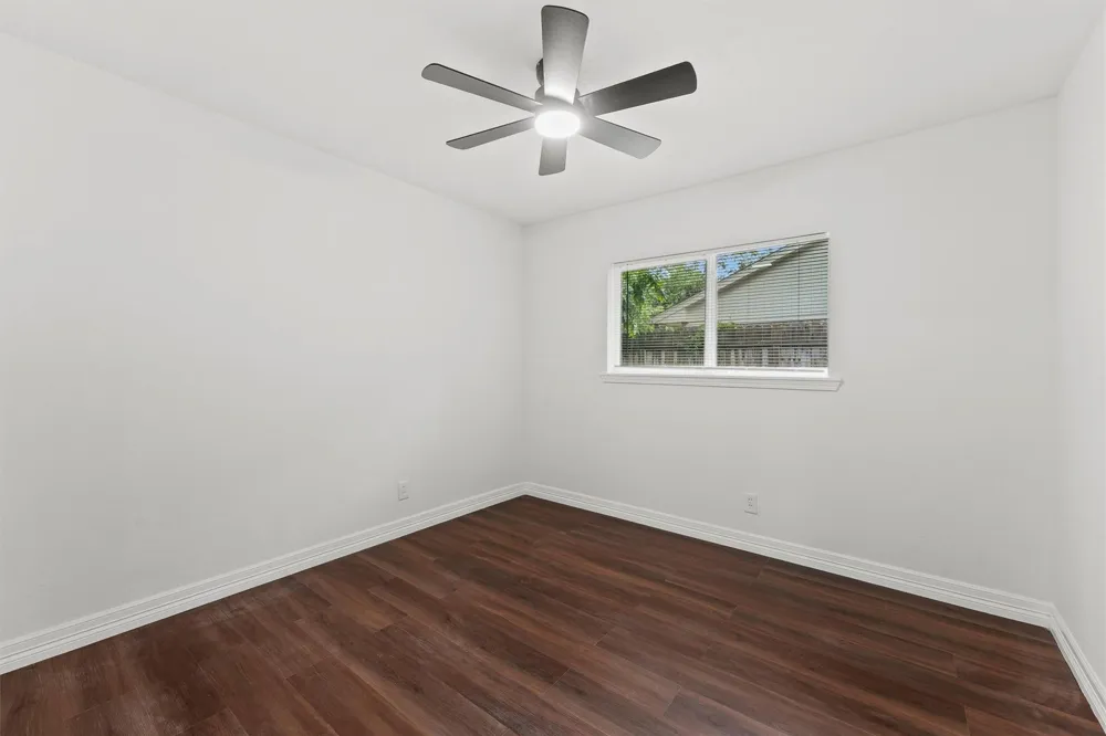 632 Meadowlawn Street Shoreacres, TX 77571