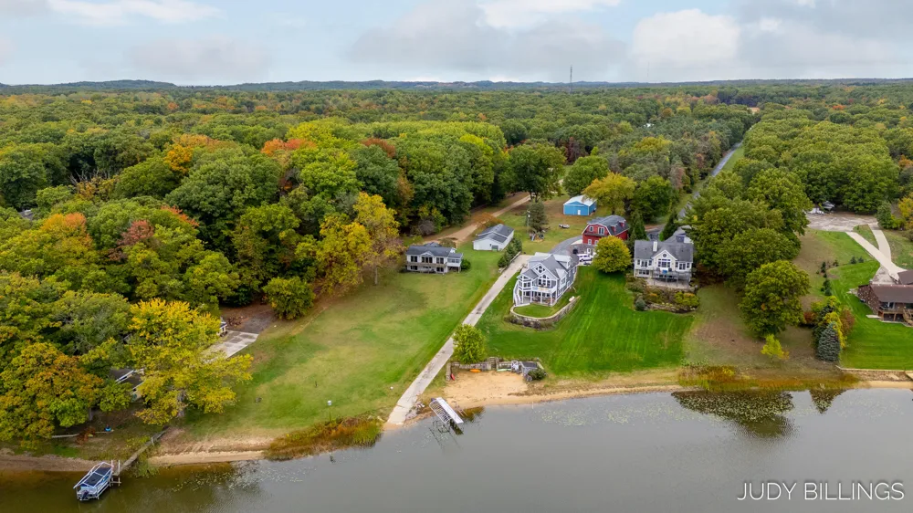 6342 Old Allegan Road Saugatuck, MI 49453