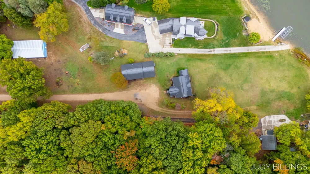 6342 Old Allegan Road Saugatuck, MI 49453