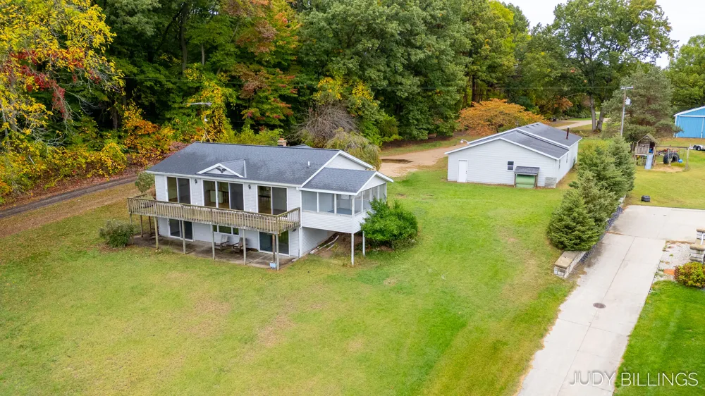 6342 Old Allegan Road Saugatuck, MI 49453