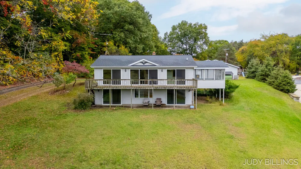 6342 Old Allegan Road Saugatuck, MI 49453