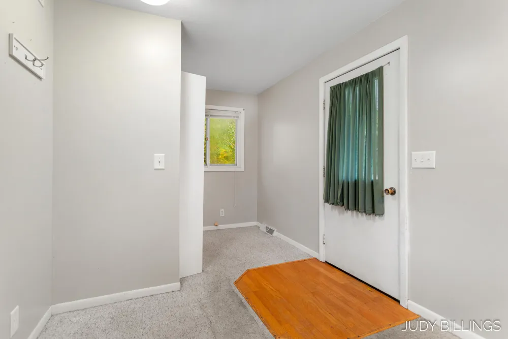 6342 Old Allegan Road Saugatuck, MI 49453