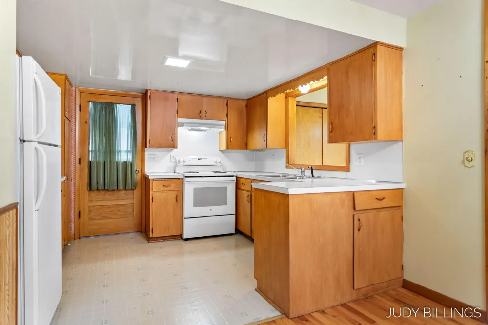 6342 Old Allegan Road Saugatuck, MI 49453