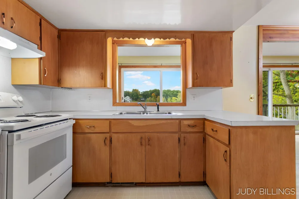 6342 Old Allegan Road Saugatuck, MI 49453