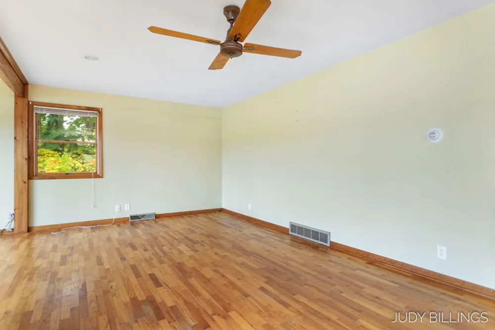6342 Old Allegan Road Saugatuck, MI 49453
