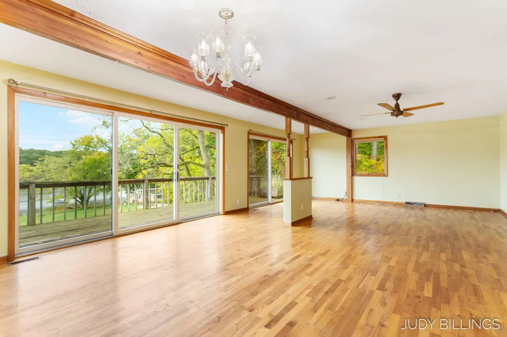 6342 Old Allegan Road Saugatuck, MI 49453