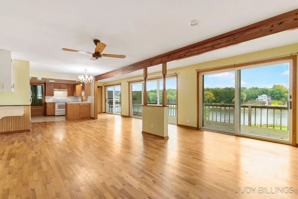 6342 Old Allegan Road Saugatuck, MI 49453
