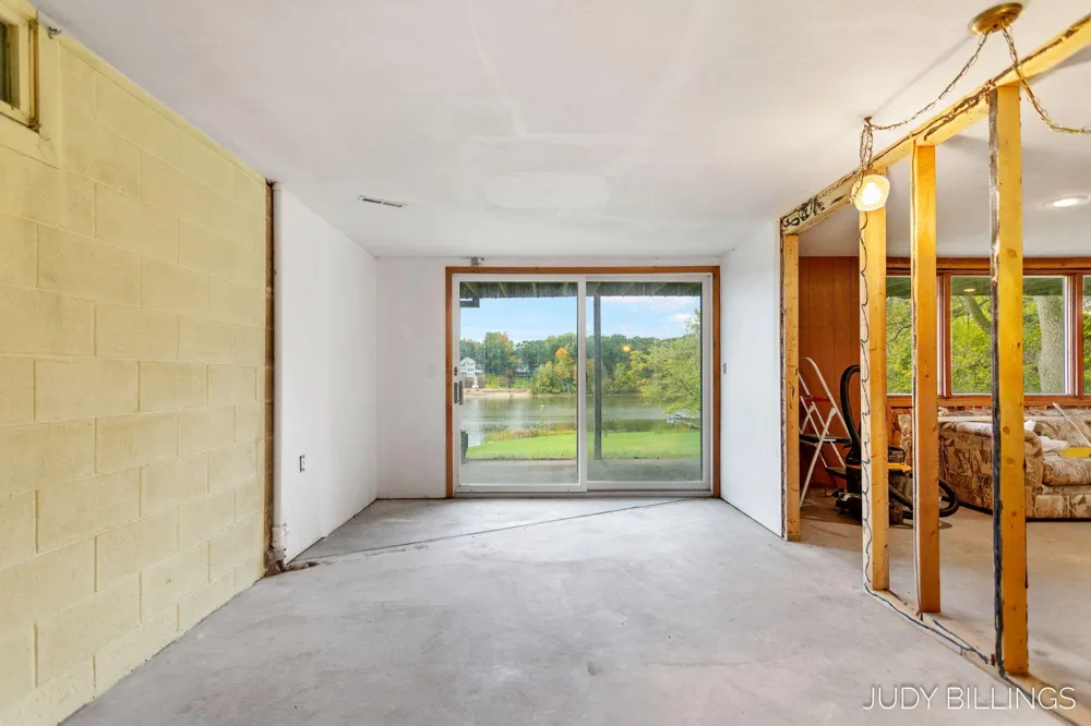6342 Old Allegan Road Saugatuck, MI 49453