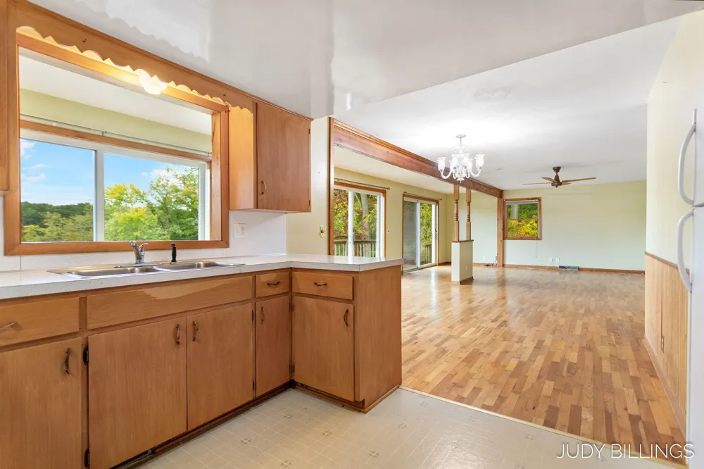 6342 Old Allegan Road Saugatuck, MI 49453
