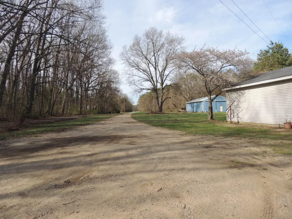 6342 Old Allegan Road Saugatuck, MI 49453