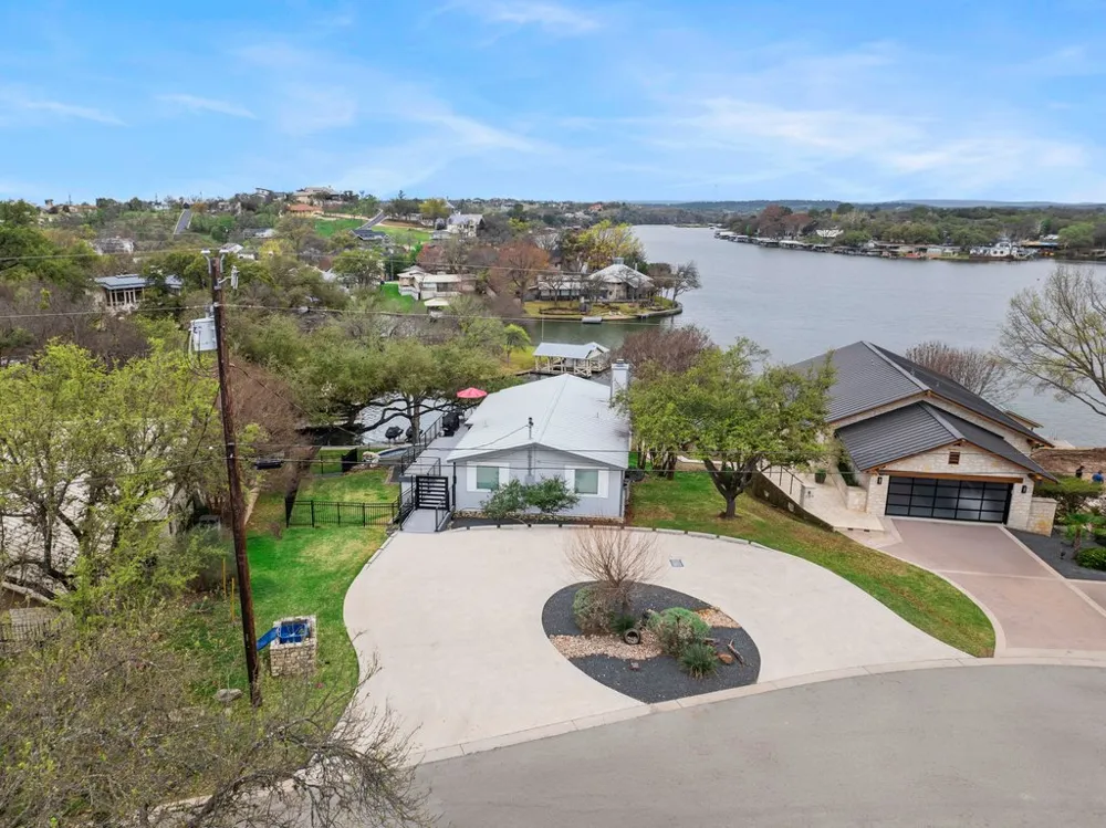 205 Beaver Circle Horseshoe Bay, TX 78657