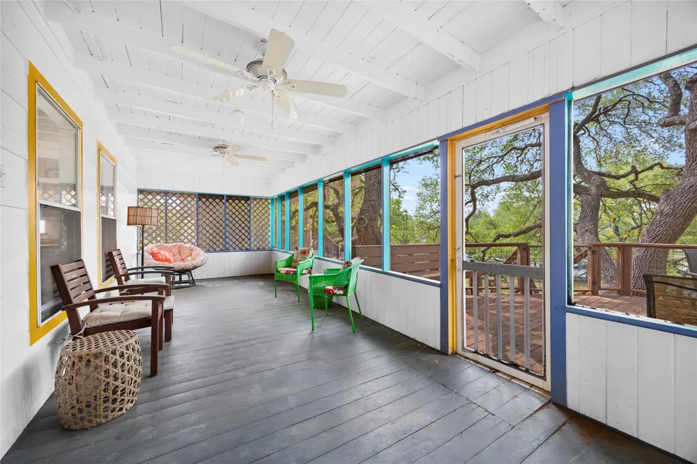 1131 Edgewater Drive Spicewood, TX 78669
