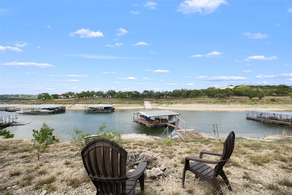 1131 Edgewater Drive Spicewood, TX 78669