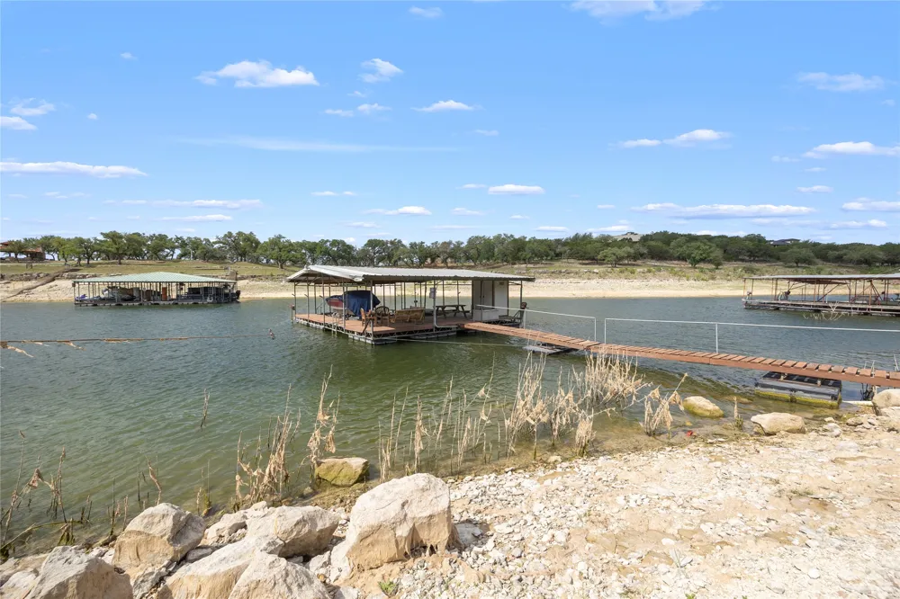1131 Edgewater Drive Spicewood, TX 78669