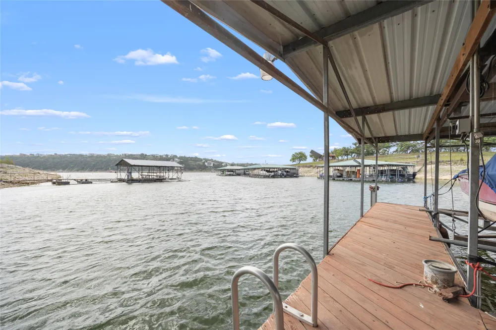 1131 Edgewater Drive Spicewood, TX 78669