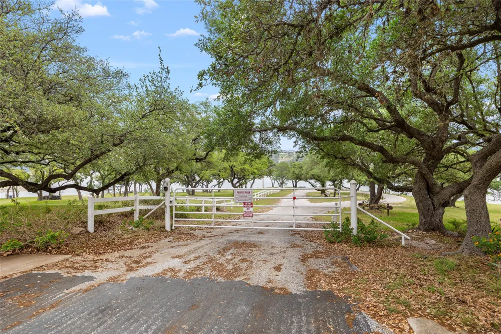 1131 Edgewater Drive Spicewood, TX 78669