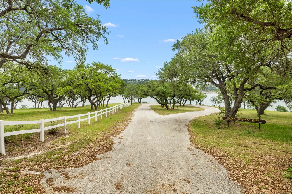1131 Edgewater Drive Spicewood, TX 78669