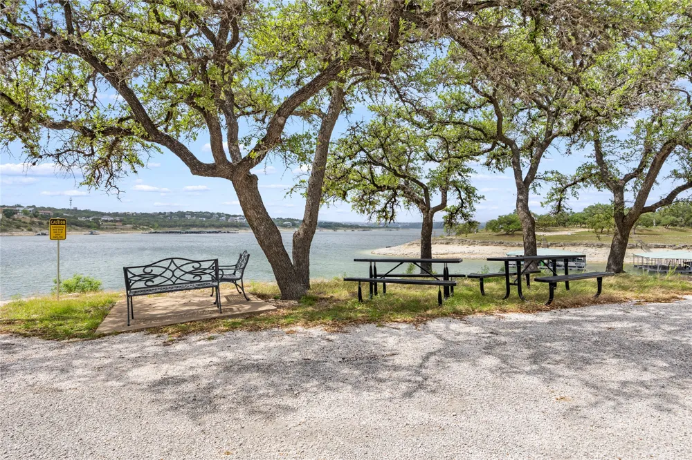 1131 Edgewater Drive Spicewood, TX 78669