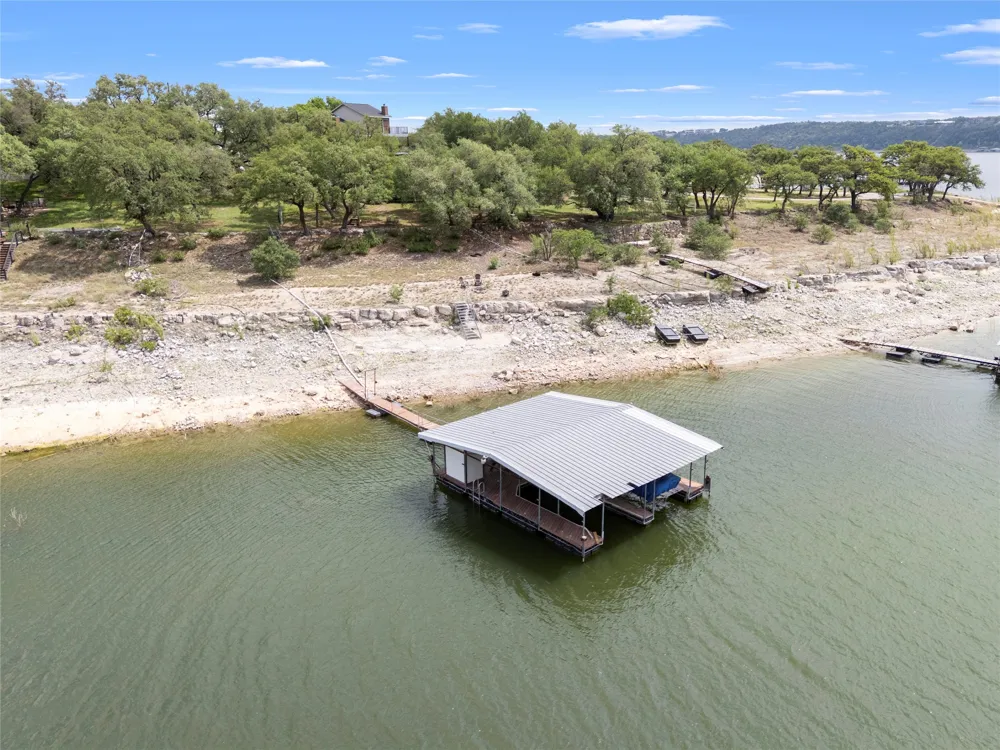1131 Edgewater Drive Spicewood, TX 78669