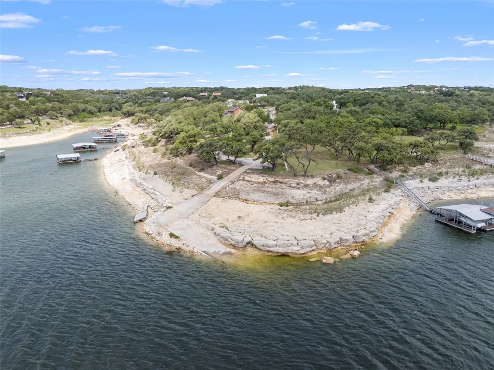 1131 Edgewater Drive Spicewood, TX 78669