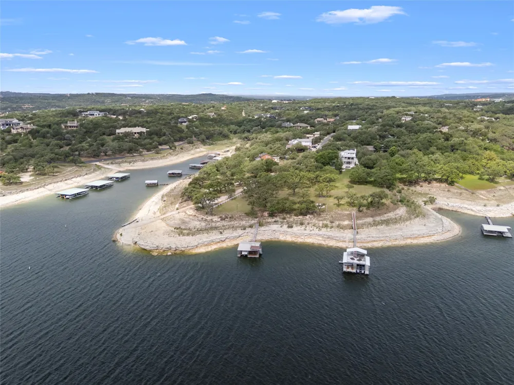 1131 Edgewater Drive Spicewood, TX 78669