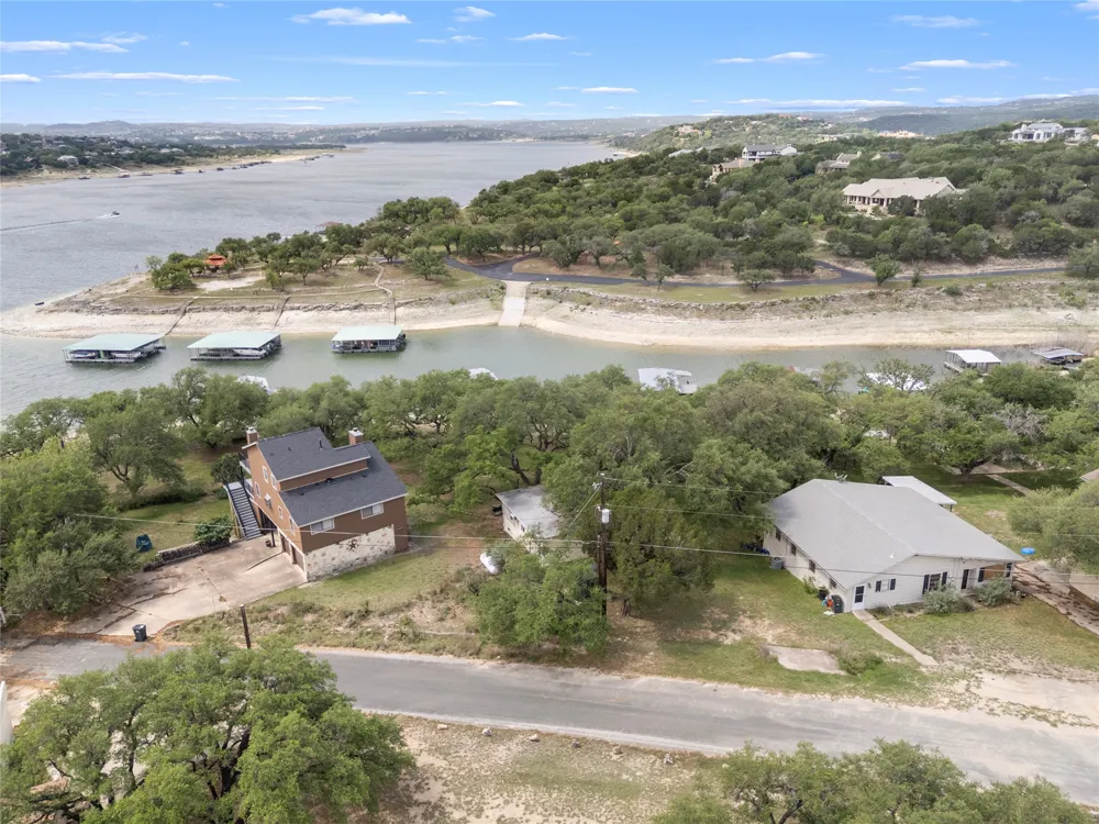 1131 Edgewater Drive Spicewood, TX 78669