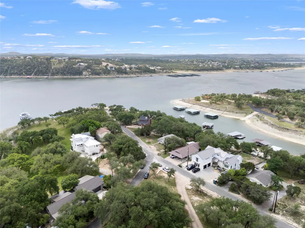 1131 Edgewater Drive Spicewood, TX 78669