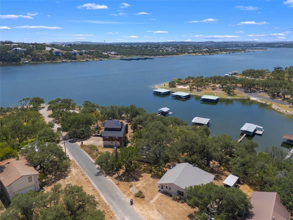 1131 Edgewater Drive Spicewood, TX 78669
