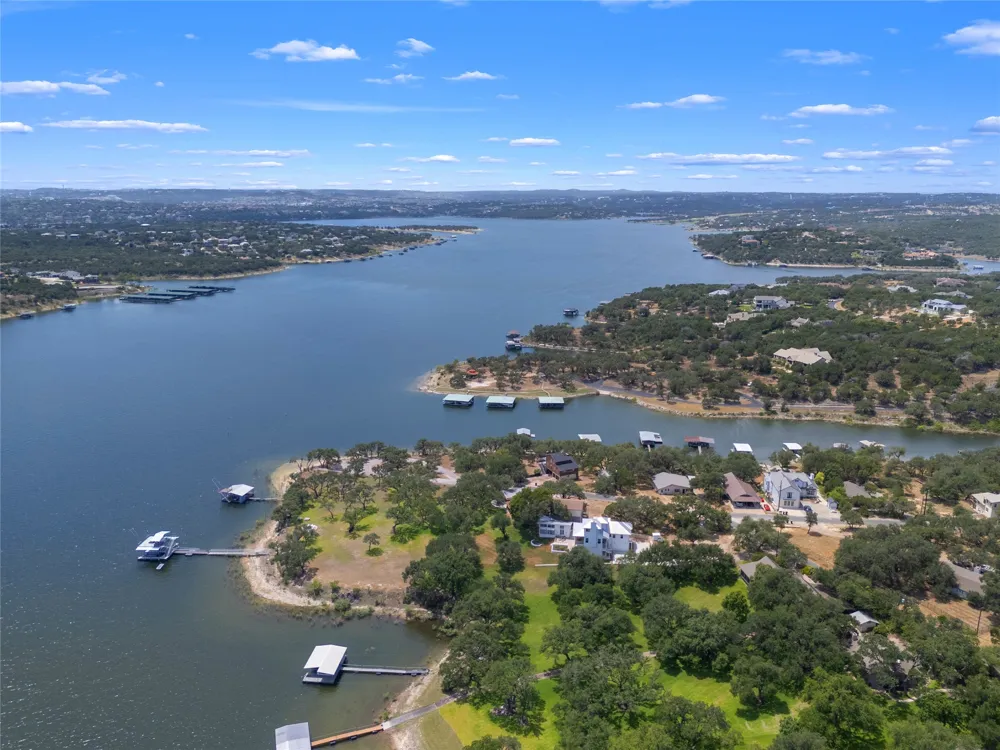 1131 Edgewater Drive Spicewood, TX 78669