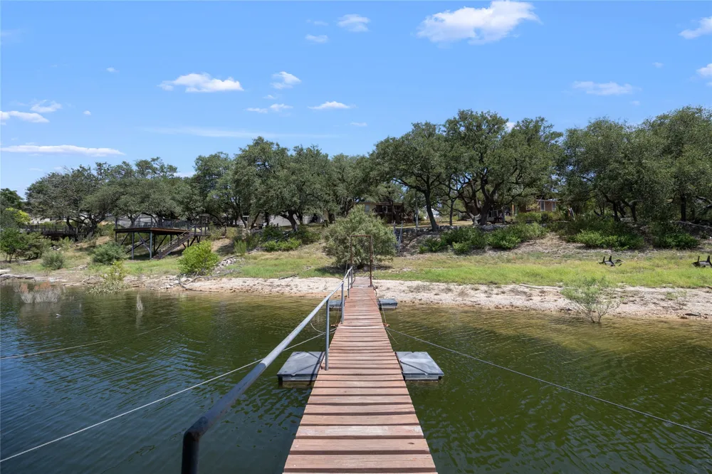 1131 Edgewater Drive Spicewood, TX 78669