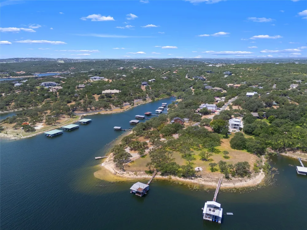 1131 Edgewater Drive Spicewood, TX 78669