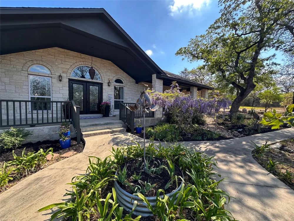 368 Woodlands Drive Bastrop, TX 78602