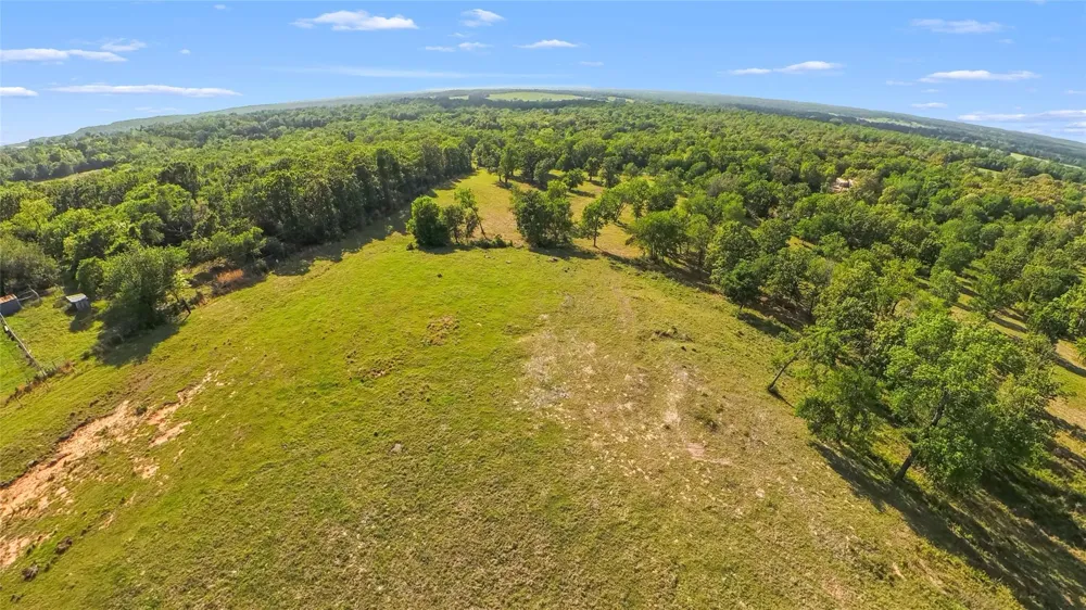 Fcr 421 W Buffalo, TX 75831