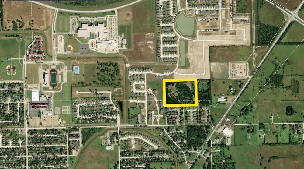 101 Julie K Lane Angleton, TX 77515