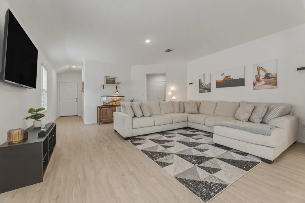 185 Sormonne Loop Kyle, TX 78640