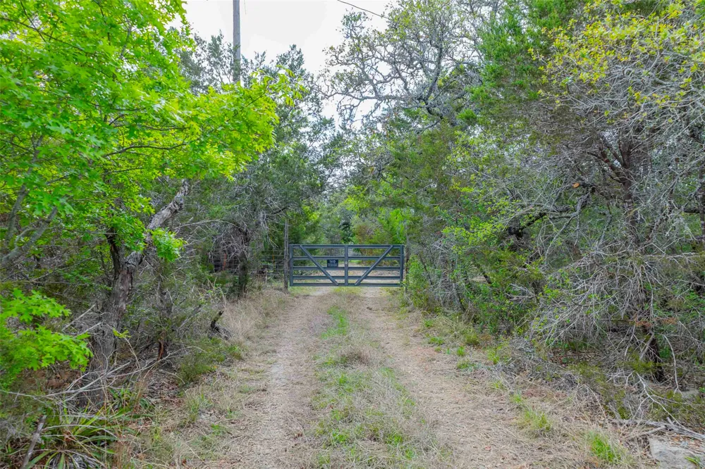 910 Abbey Road Liberty Hill, TX 78642