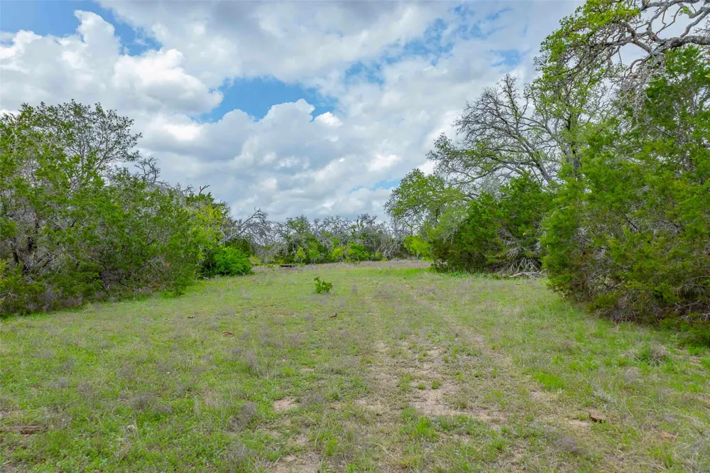 910 Abbey Road Liberty Hill, TX 78642