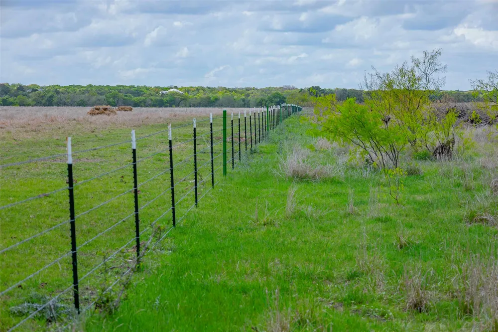 910 Abbey Road Liberty Hill, TX 78642
