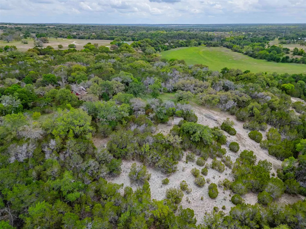 910 Abbey Road Liberty Hill, TX 78642