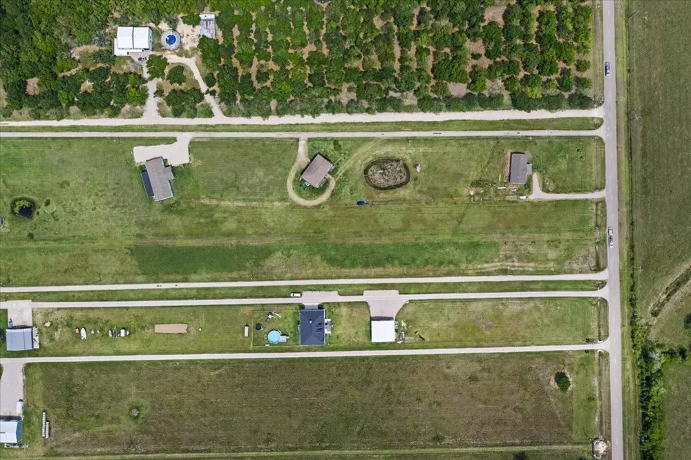 4409 W Bayshore Road Anahuac, TX 77514