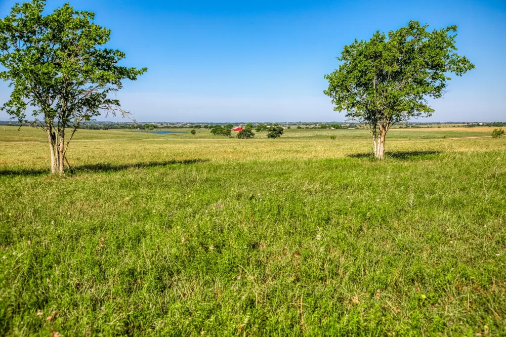 5005 Fuchs Rd Burton, TX 77835