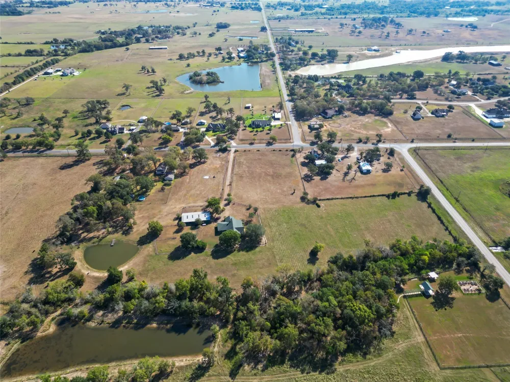 28109 Waller Gladish Rd Waller, TX 77484