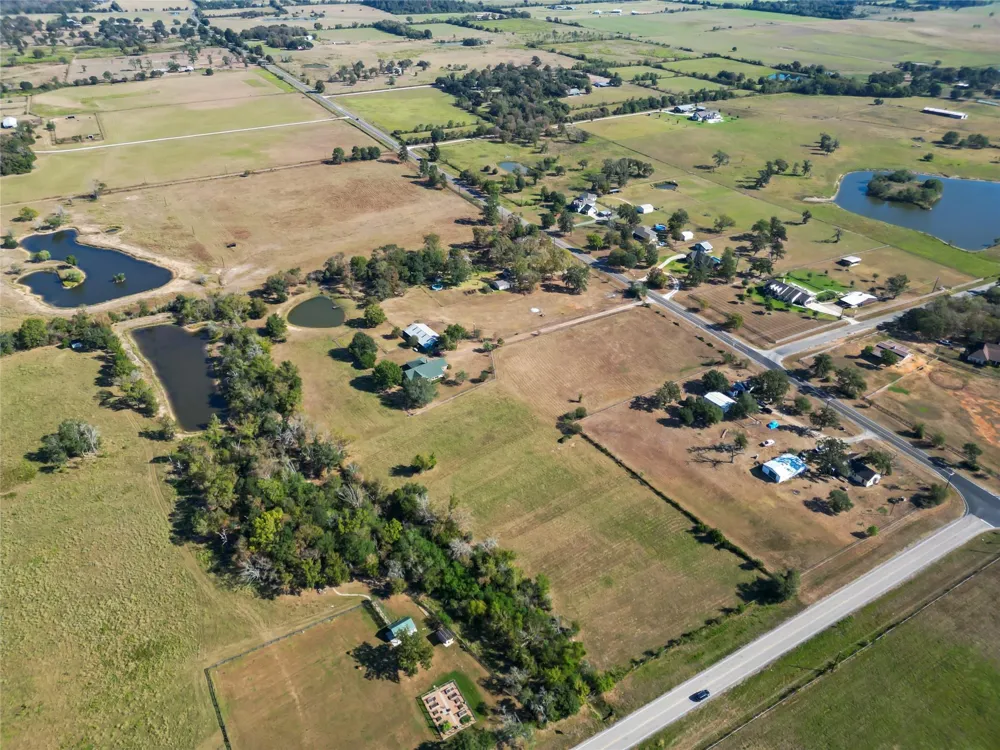 28109 Waller Gladish Rd Waller, TX 77484